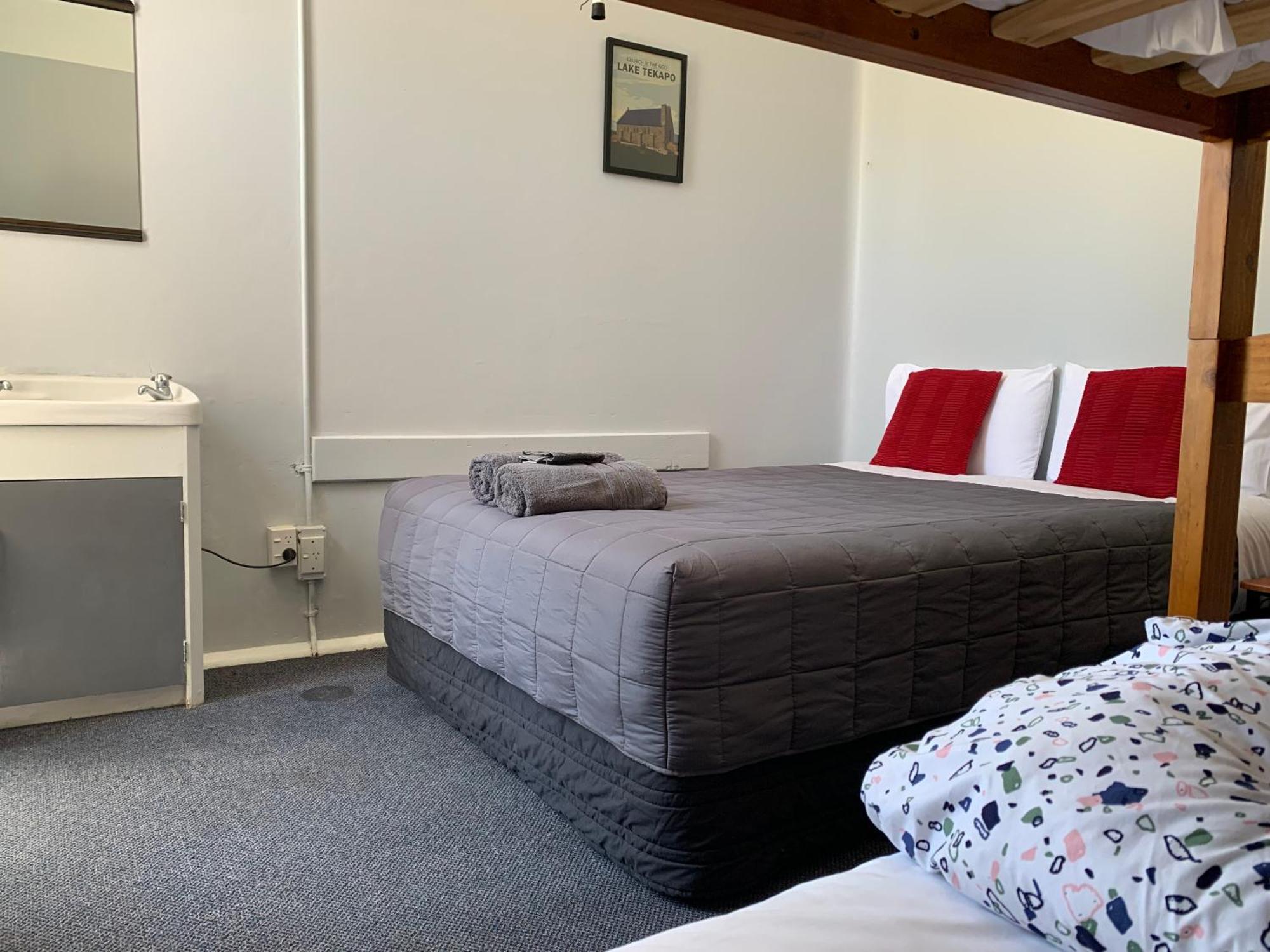 Thomas'S Catlins Lodge And Camp Ground Owaka Eksteriør bilde