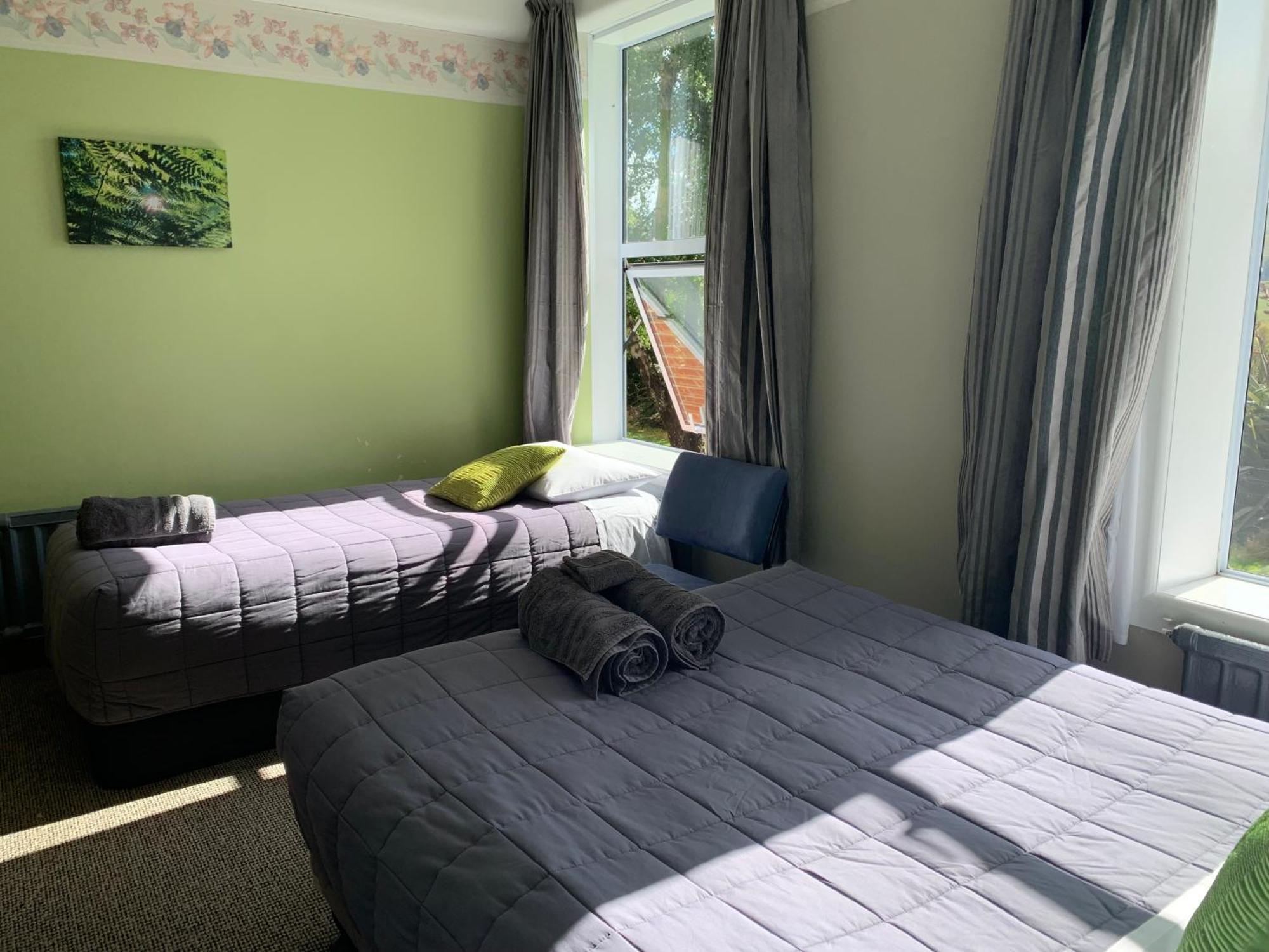 Thomas'S Catlins Lodge And Camp Ground Owaka Eksteriør bilde